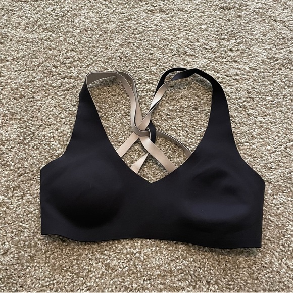 Lululemon Light Strides bra black ultralu size 4 - Picture 3 of 5